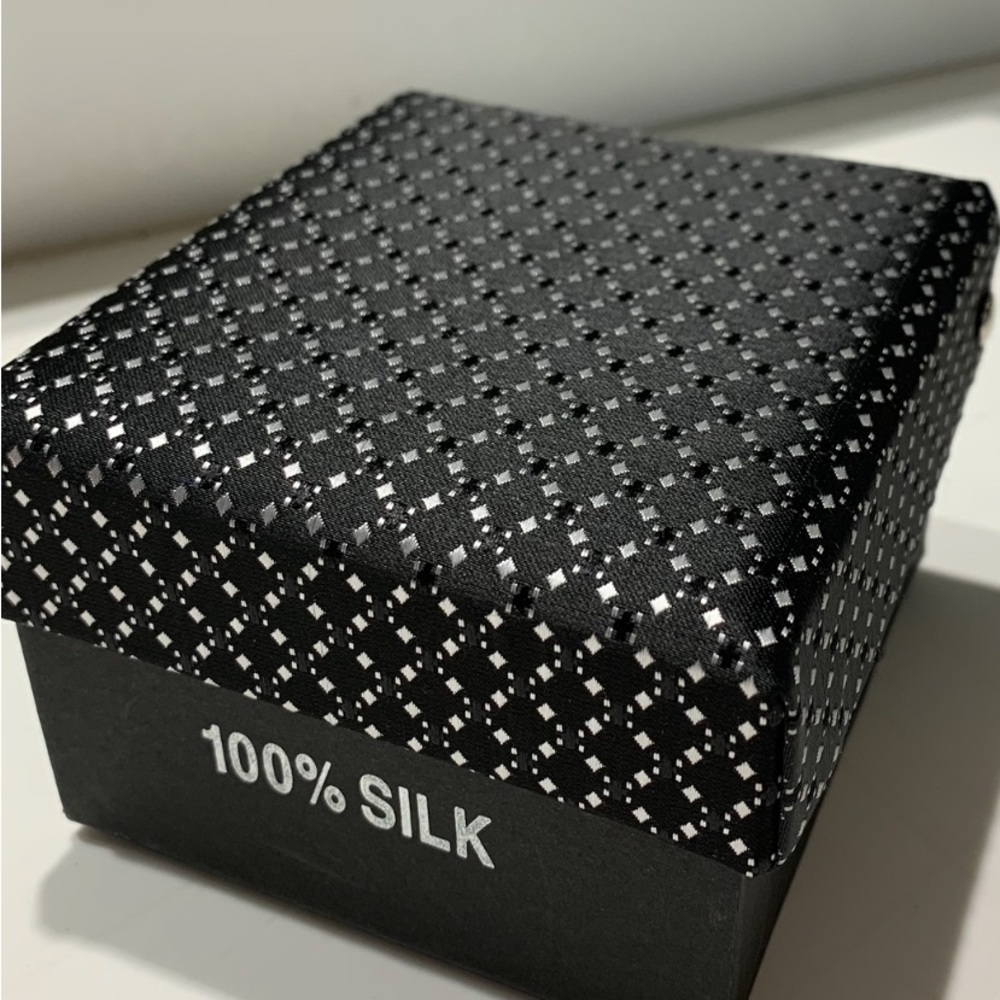 Men’s tie, 100% silk, matching handkerchief & cuff links.  NWOT